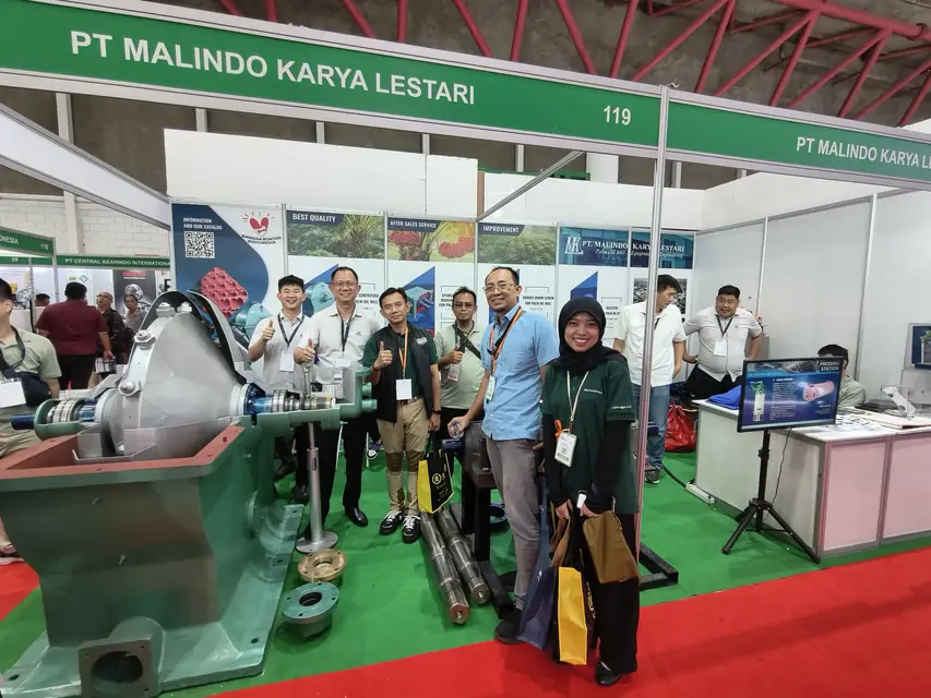 Pengunjung booth PT. Malindo Karya Lestari di PalmEx 2025
